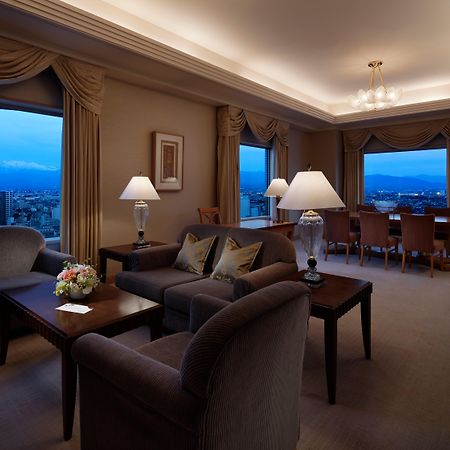Отель Ana Crowne Plaza Toyama By Ihg Экстерьер фото