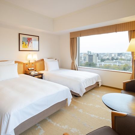 Отель Ana Crowne Plaza Toyama By Ihg Экстерьер фото