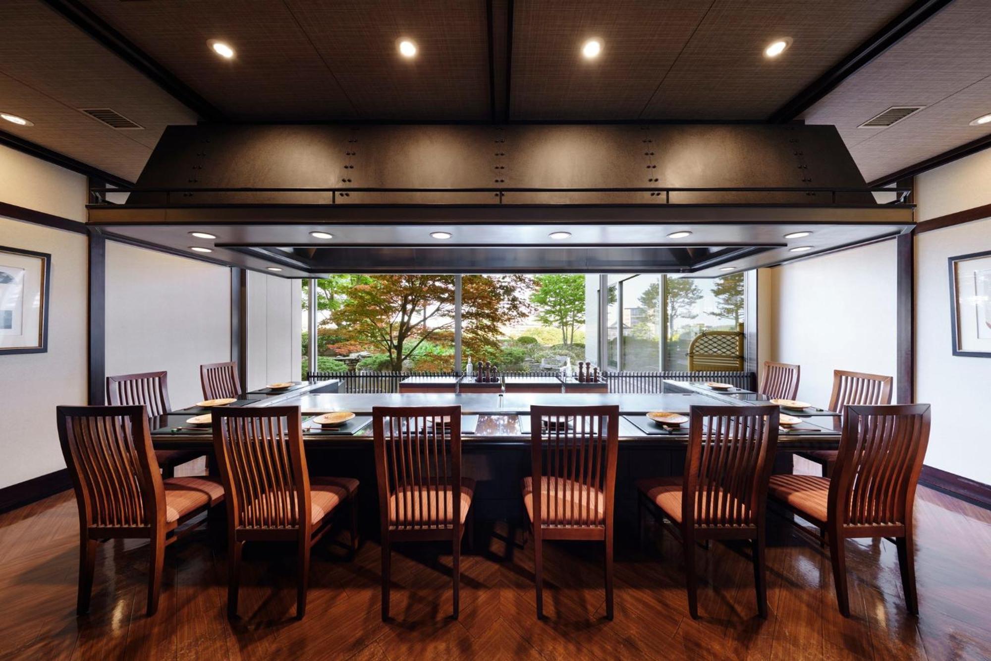Отель Ana Crowne Plaza Toyama By Ihg Экстерьер фото