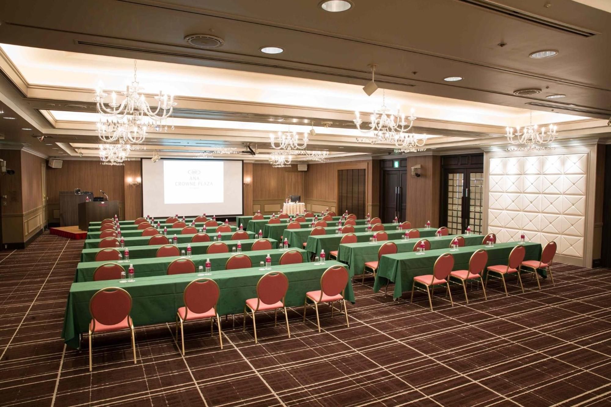 Отель Ana Crowne Plaza Toyama By Ihg Экстерьер фото
