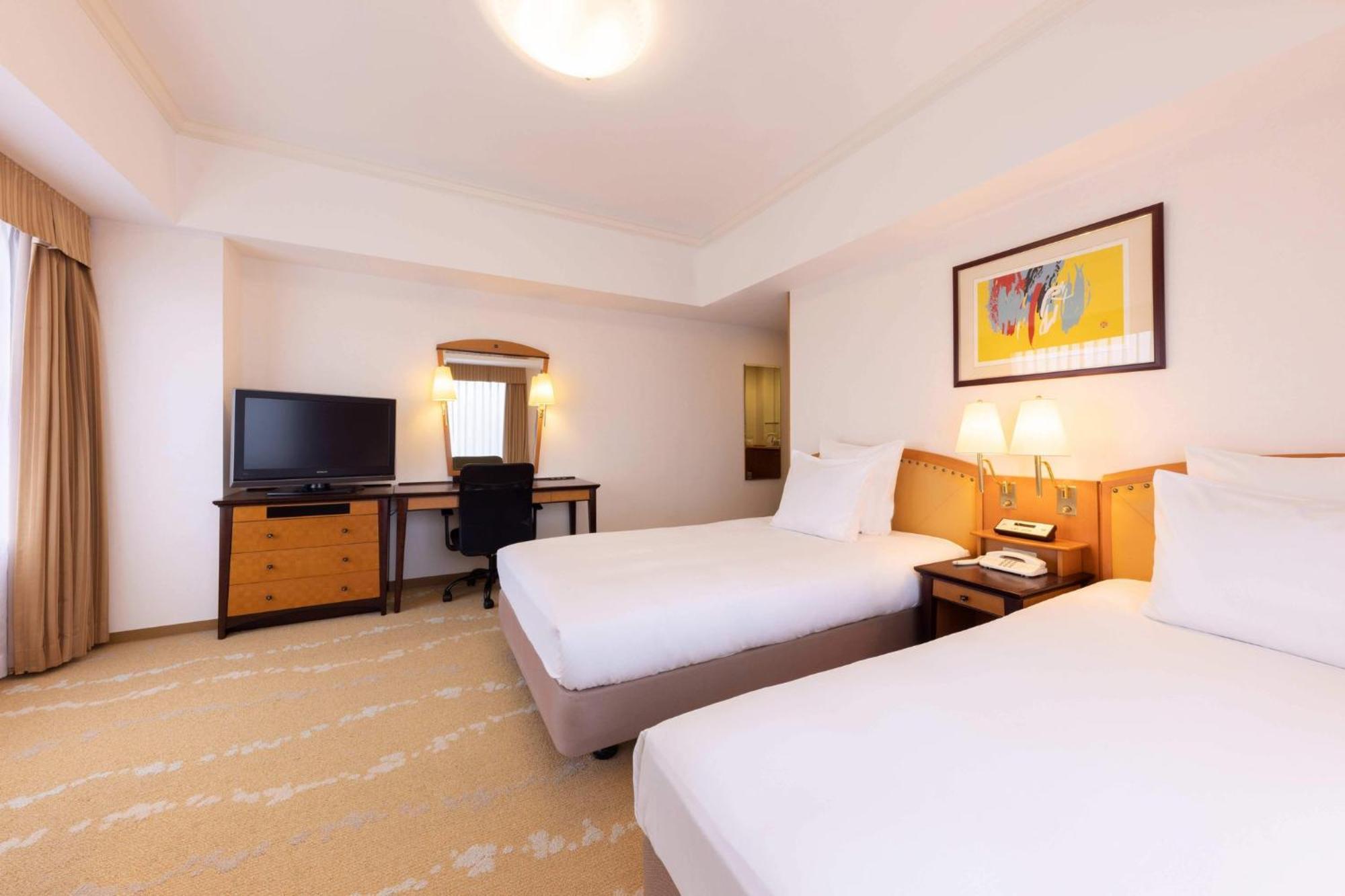 Отель Ana Crowne Plaza Toyama By Ihg Экстерьер фото