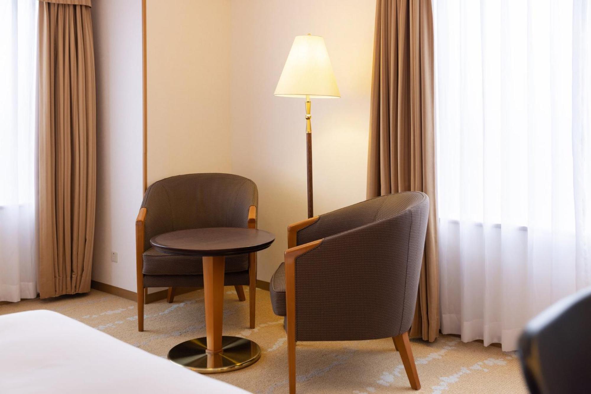 Отель Ana Crowne Plaza Toyama By Ihg Экстерьер фото