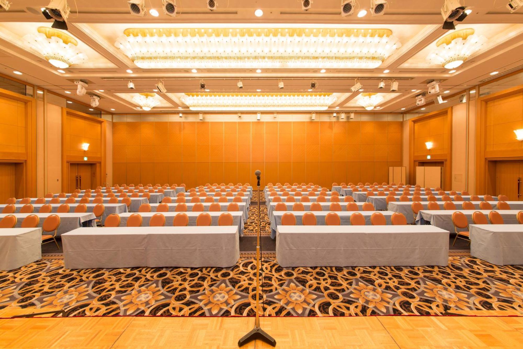 Отель Ana Crowne Plaza Toyama By Ihg Экстерьер фото