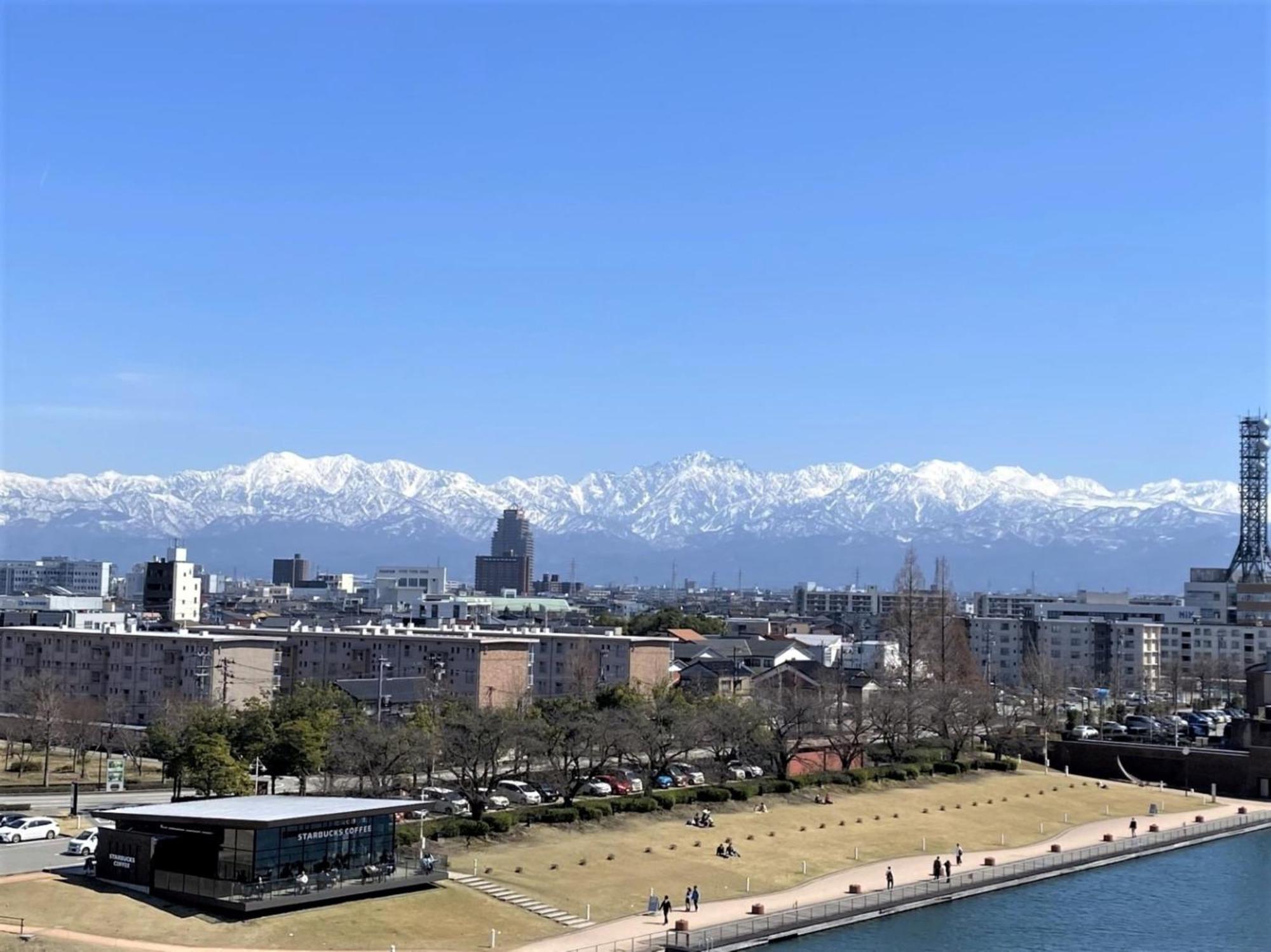 Отель Ana Crowne Plaza Toyama By Ihg Экстерьер фото